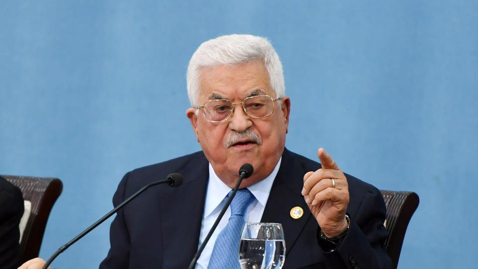 محمود عباس: منظمة التحرير لم تفوِّض أحداً بالحديث أو التفاوض باسم الشعب الفلسطيني