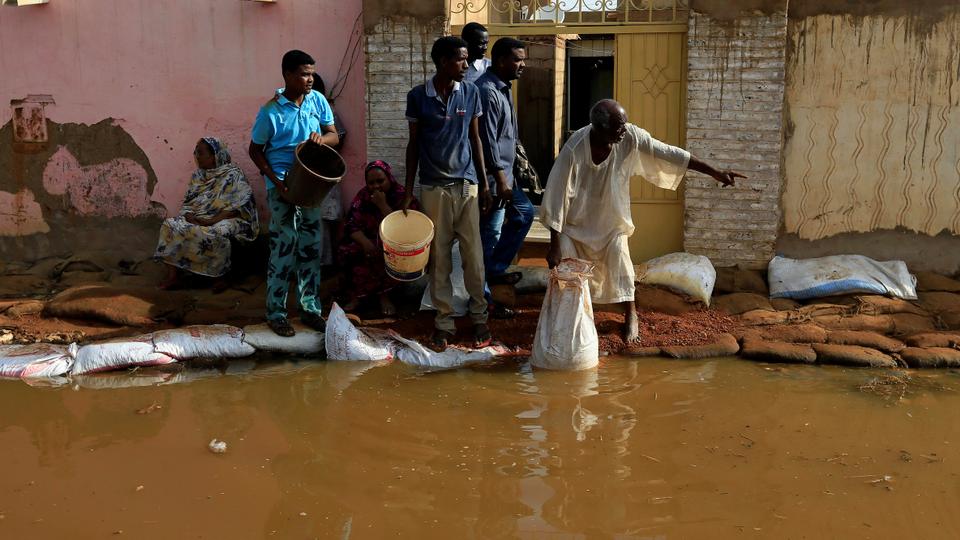 مجلس الدفاع والأمن السوداني أعلن حالة الطوارئ في جميع أنحاء البلاد لمدة 3 أشهر لمواجهة السيول والفيضانات