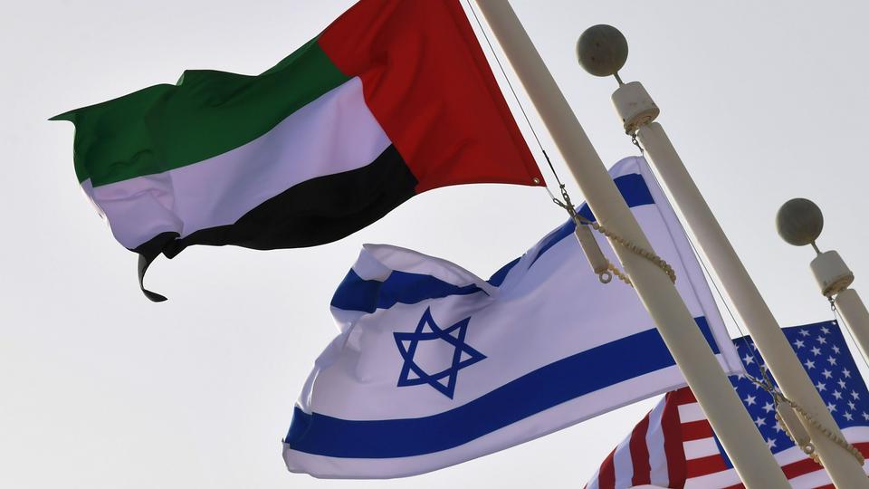خبراء إسرائيليون: اتفاق التطبيع سمح بنقل حلبة الصراع إلى حدود إيران ودعم الصناعات العسكرية الإسرائيلية