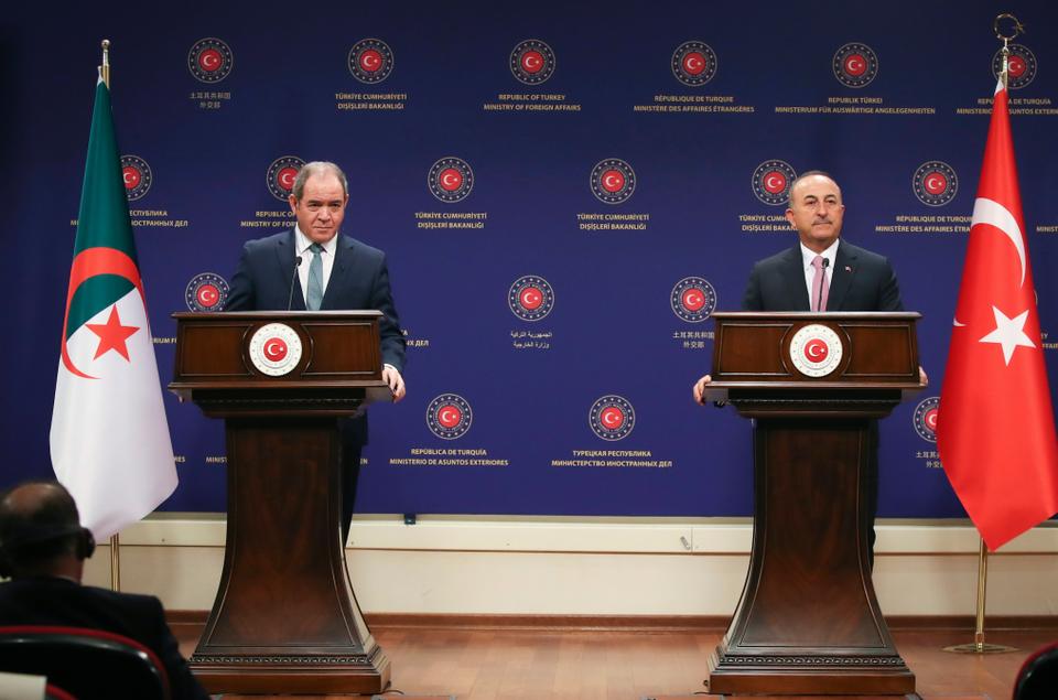  إلى جانب قيام تركيا بتوسيع نطاق علاقاتها مع المغرب وتونس وليبيا، فإنها 