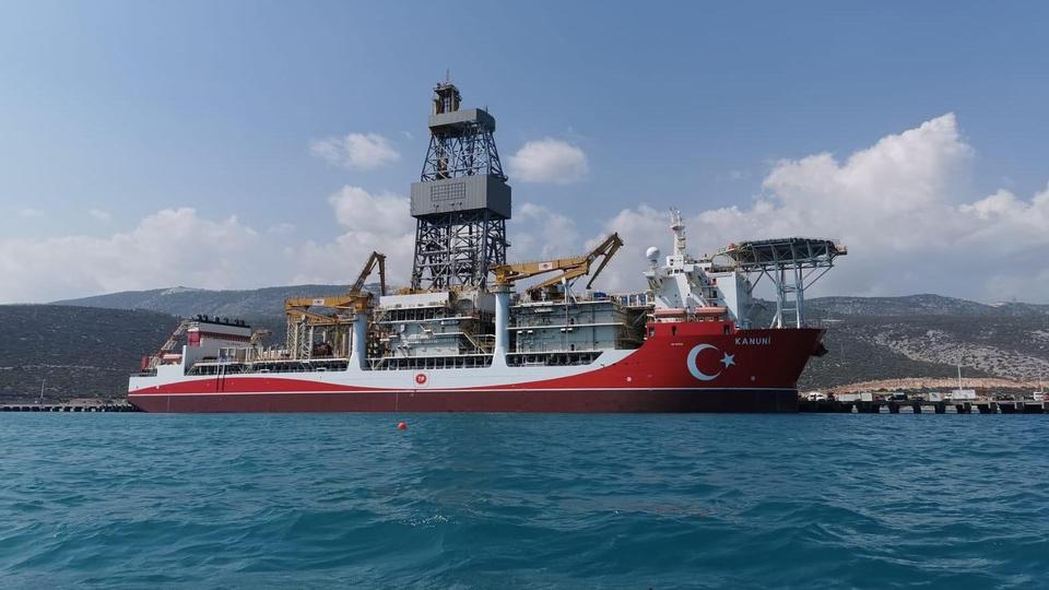 الوزير قال إن سفينة القانوني ستبدأ أعمال تنقيبها في البحر الأسود وستضفي قوة على قوة سفينة الفاتح
