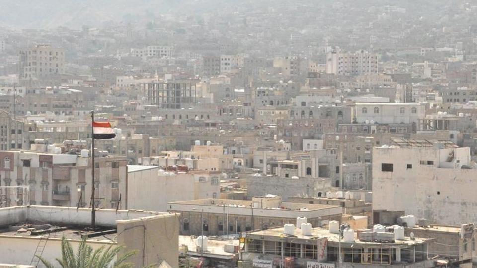 زعيم الحوثيين يقول إن إسرائيل تُحضِّر للوجود في اليمن بحماية من التحالف العسكري الذي تقوده السعودية