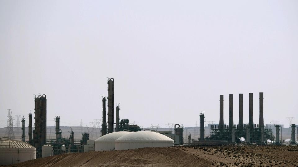 سبق أن أعلنت مؤسسة النفط الليبية أن إجمالي خسائر إغلاق الموانئ والحقول النفطية بلغت نحو 8 مليارات و221 مليون دولار 