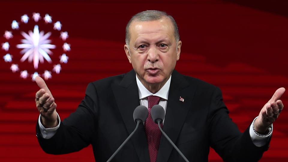 قال الرئيس التركي إن بلاده تعتزم منح الدبلوماسية مساحة أكبر لحل المشاكل في شرق المتوسط عبر الحوار
