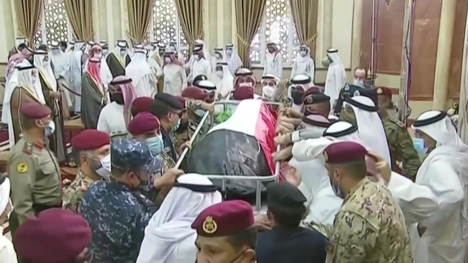 صلاة الجنازة على جثمان الأمير الراحل أقيمت بمسجد بلال بن رباح بمحافظة حولي