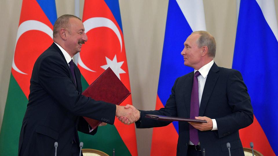 الرئيس الروسي يؤكّد ضرورة حل الخلاف بين أرمينيا وأذربيجان بـ