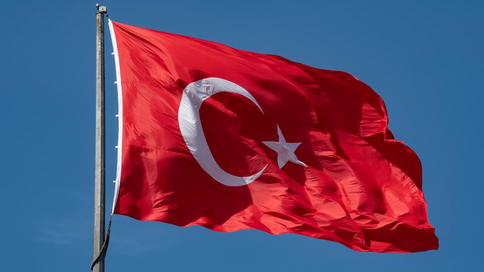متحدث الرئاسة التركية يقول إن أنقرة وأثينا ستحلان الخلافات العالقة بينهما ثنائياً وليس عبر الاتحاد الأوروبي