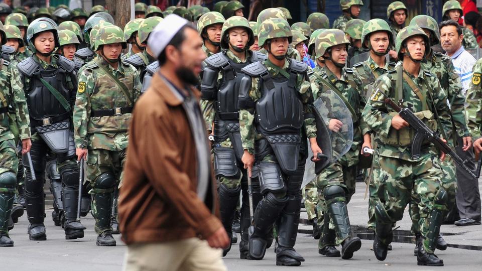 تسيطر الصين على إقليم تركستان الشرقية منذ عام 1949، وهو موطن أتراك الأويغور المسلمين، وتطلق عليه اسم 