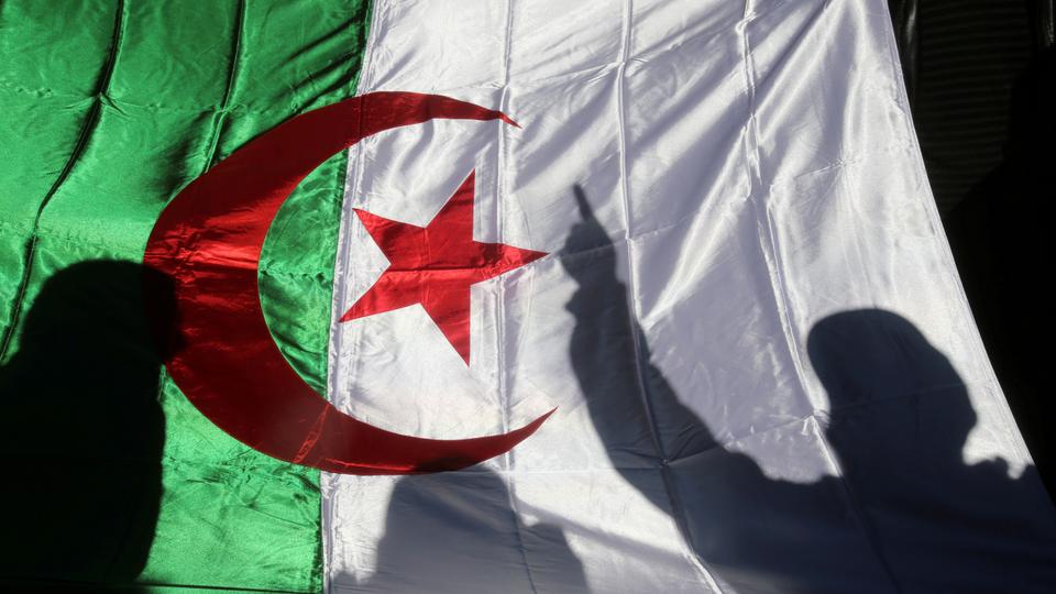  مسؤول جزائري يصرح بأن فرنسا استعملت عظام مقاومين جزائريين في صناعة الصابون
