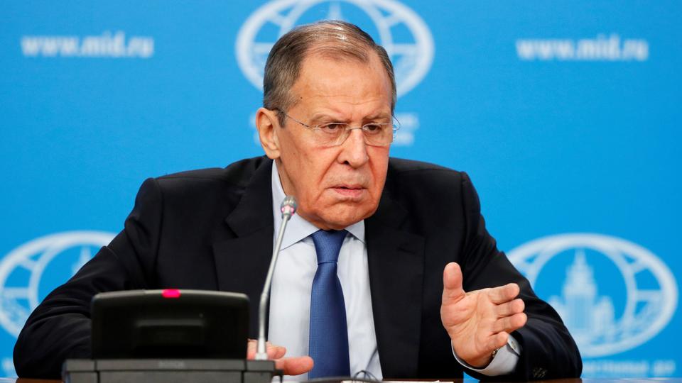 قال وزير الخارجية الروسي إن العلاقات بين روسيا والاتحاد تتدهور بسرعة بسبب قضية نافلني
