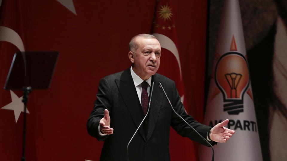 الرئيس التركي رجب طيب أردوغان يدعو الاتحاد الأوروبي للوفاء بمسؤولياته وفقاً لاتفاق الهجرة المبرم عام 2016