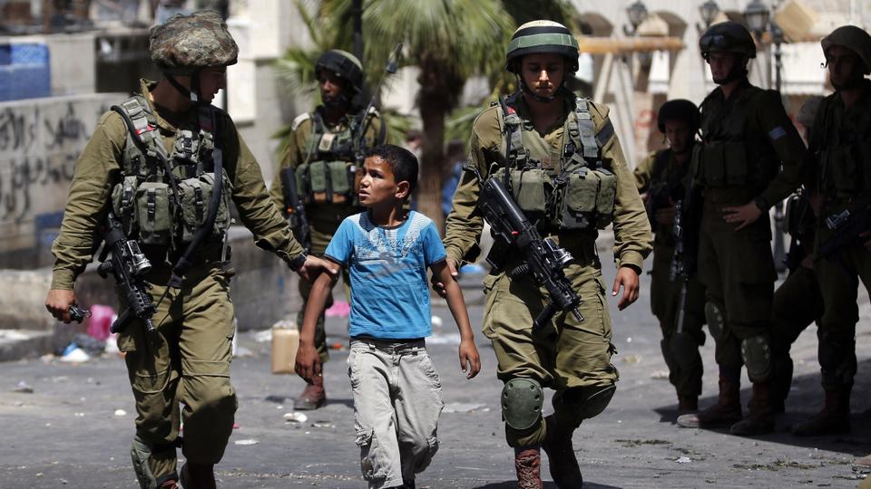 إسرائيل تعتقل نحو 1750 فلسطينياً داخل سجونها من دون محاكمة
