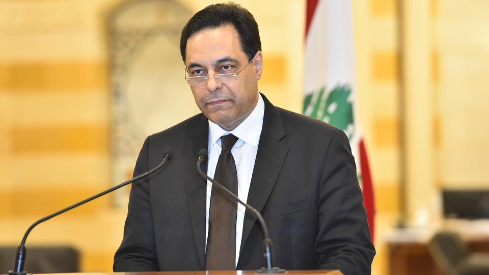 قال رئيس حكومة تصريف الأعمال اللبنانية إن أي خطوة لرفع دعم سلع أساسية غير مقبولة وستؤدي إلى 
