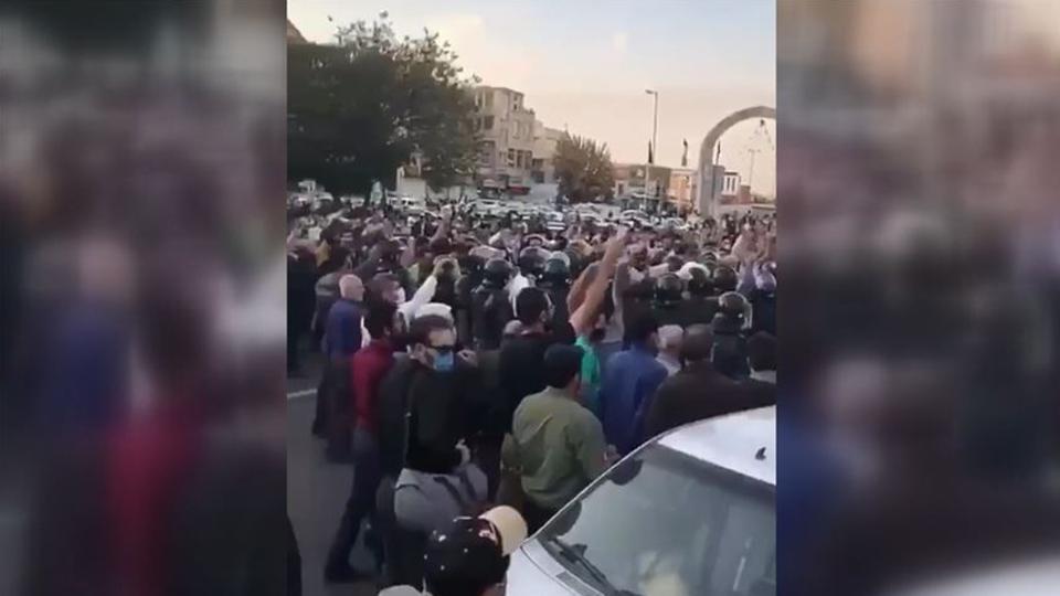 أذربيجانيو إيران يتظاهرون تضامناً مع أذربيجان