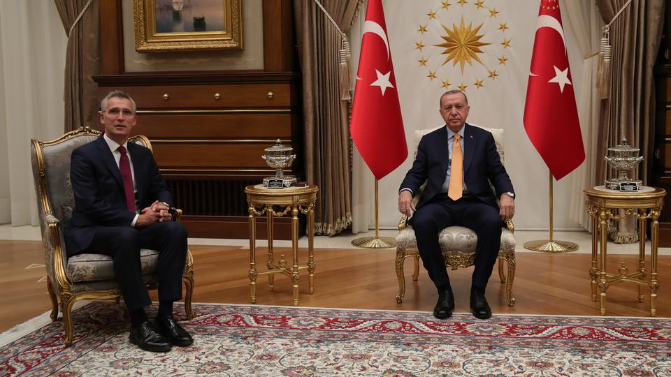 الرئيس التركي رجب طيب أردوغان في لقائه مع الأمين العام لحلف الناتو ينس ستولتنبرغ