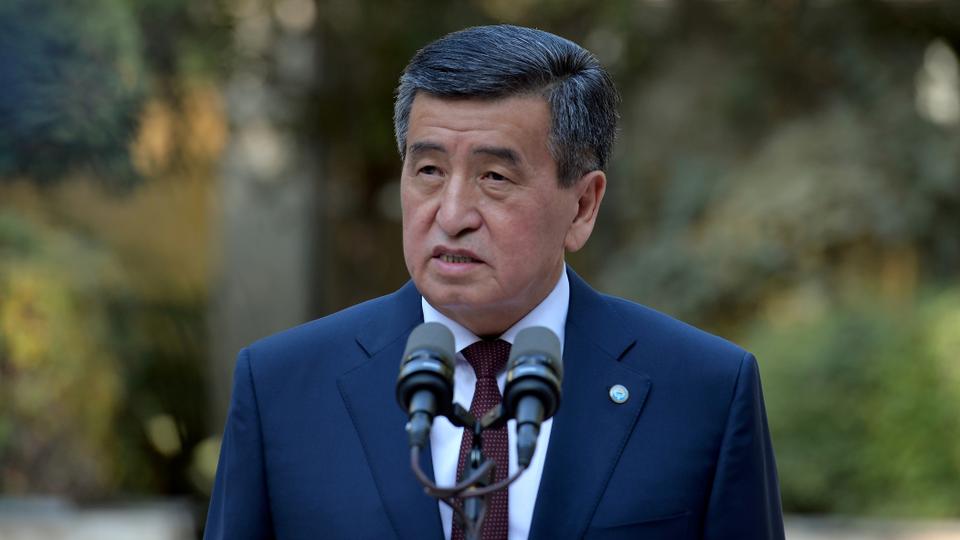 رئيس قرغيزستان. سورونباي جينيبكوف يعلن استعداده للتخلي عن السلطة 