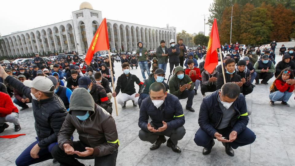 استمرار الاضطرابات احتجاجاً على نتائج الانتخابات البرلمانية في قرغيزستان 