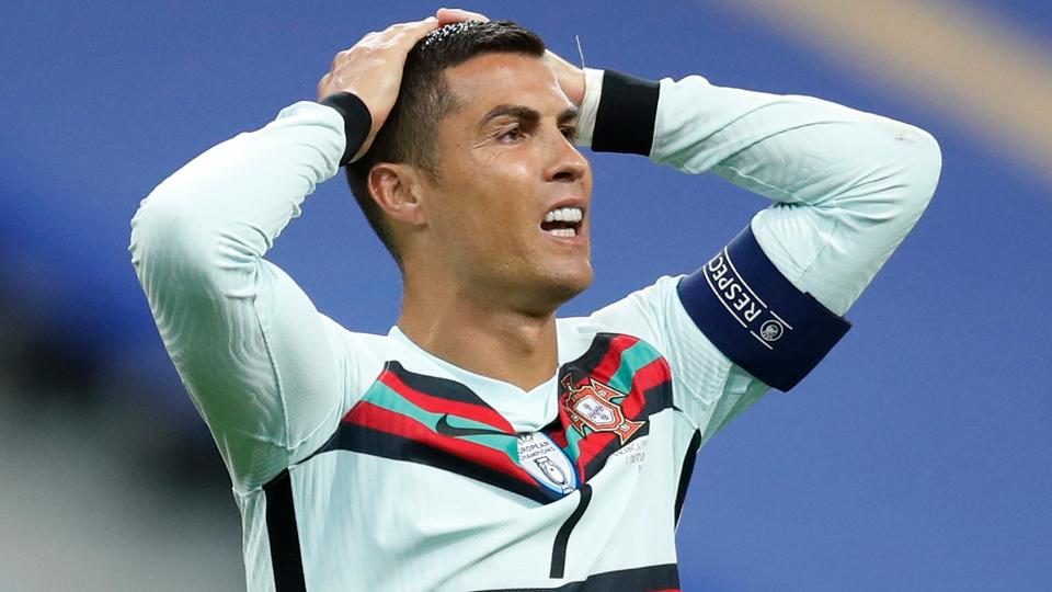 أعلن الاتحاد البرتغالي لكرة القدم  إصابة كريستيانو رونالدو بفيروس كورونا خلال معسكر منتخب بلاده