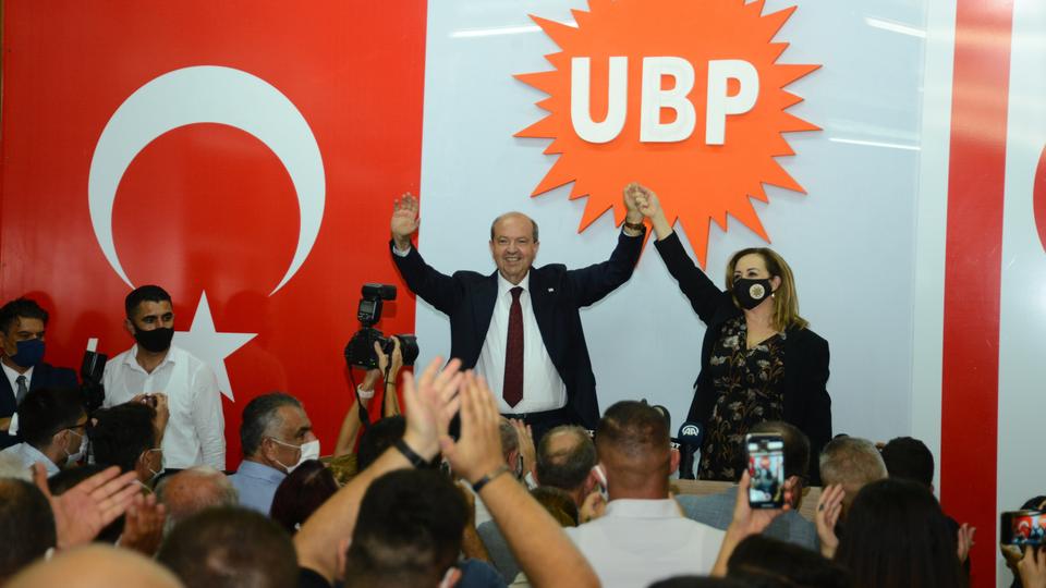 الانتخابات الرئاسية في قبرص التركية تمضي نحو جولة ثانية بين تتار وأقينجي