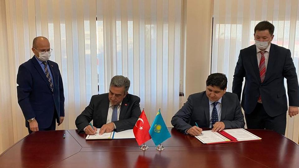  وكالة الفضاء التركية توقع وثيقة تعاون مع وكالة الفضاء ولجنة الطيران الكازاخية