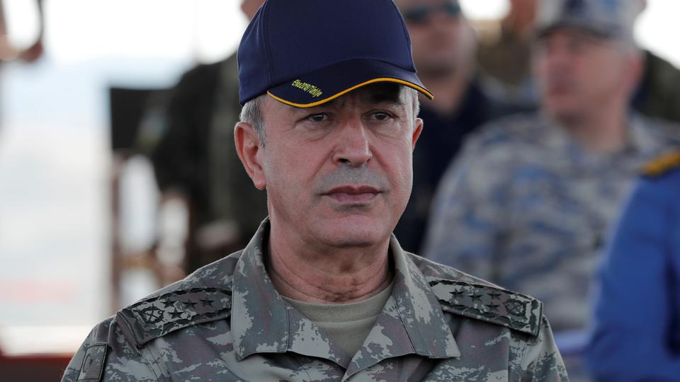 قال وزير الدفاع التركي إن أرمينيا مستمرة في ارتكاب جرائم حرب في حين يواصل المطالبون بالهدنة مشاهدة الهجمات الأرمينية عن بعد.