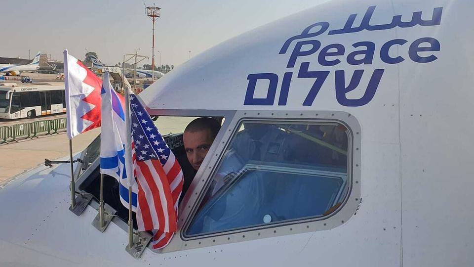وفد إسرائيلي يتجه إلى البحرين مروراً بأجواء السعودية لتوقيع اتفاقية دبلوماسية 