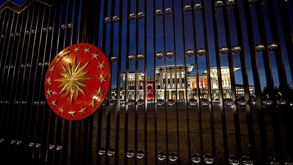 تَقدَّم الرئيس التركي بشكوى للنيابة العامة التركية، ضد كل من رئيس التحرير ورسام كاريكاتير شارلي إيبدو