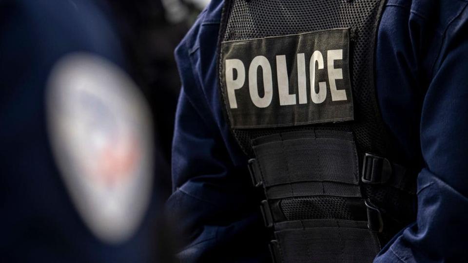 الشرطة الفرنسية تعلن أن المشتبه به في هجوم أفينيون ينتمي إلى اليمين المتطرف