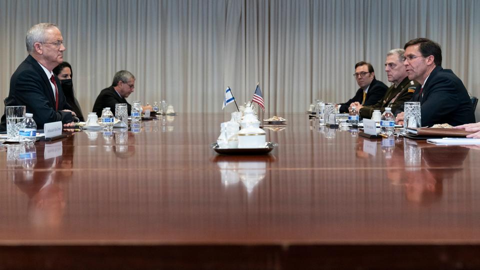 اجتمع وزير الدفاع الأمريكي بنظيره الإسرائيلي للتباحث حول عدد من الملفات الأمنية 