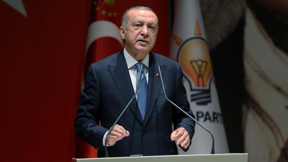 شدد الرئيس التركي على أنه لا يوجد حل آخر سوى التدابير الرامية إلى الحد من حركة الناس