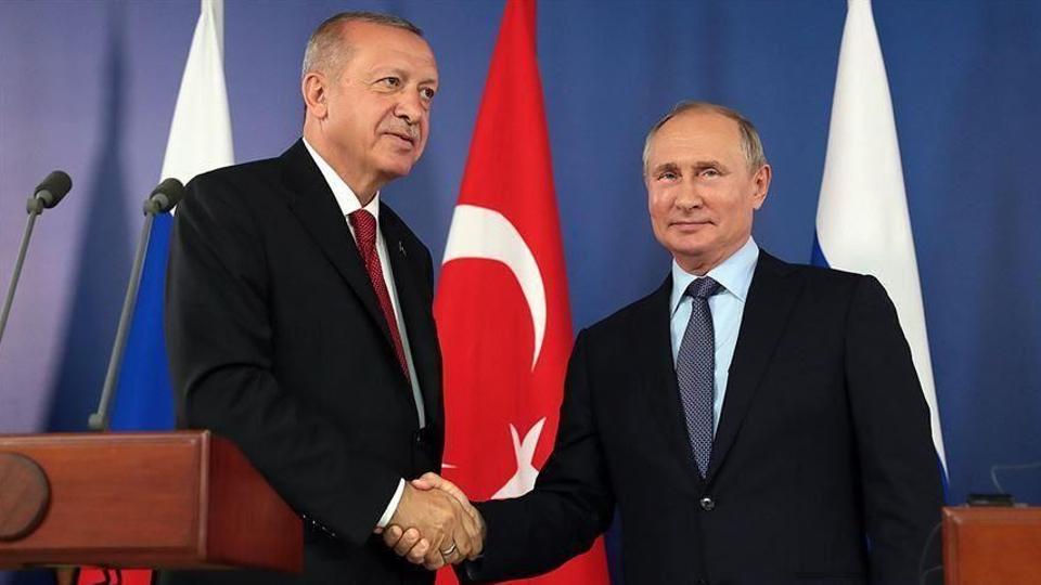 أردوغان وبوتين يبحثان ملفات سوريا وليبيا وقره باغ