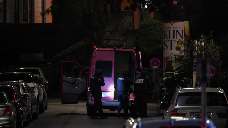 هجوم إرهابي في فيينا يسفر عن مقتل ثلاثة أشخاص ومنفّذ الهجوم وإصابة 14 على الأقلّ حتى الآن