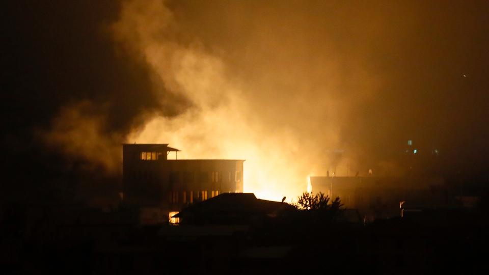 القوات الأذربيجانية تدمّر ثكنة عسكرية تابعة لأرمينيا وتكبّدها خسائر فادحة في الأرواح خلال اشتباكات ليلية 