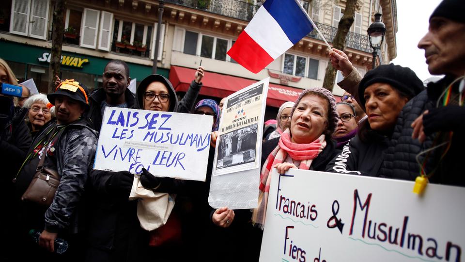 تصاعدت الاعتداءات ضد المسلمين والأجانب في فرنسا مؤخراً 