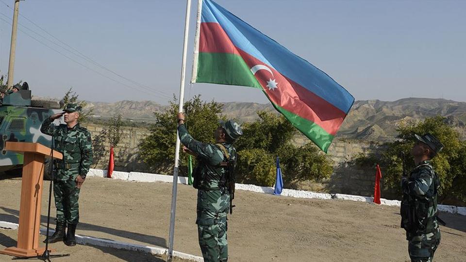 شهد الإقليم في الخريف حرباً ضارية حقّقت فيها أذربيجان انتصارات ميدانية كبيرة على حساب أرمينيا