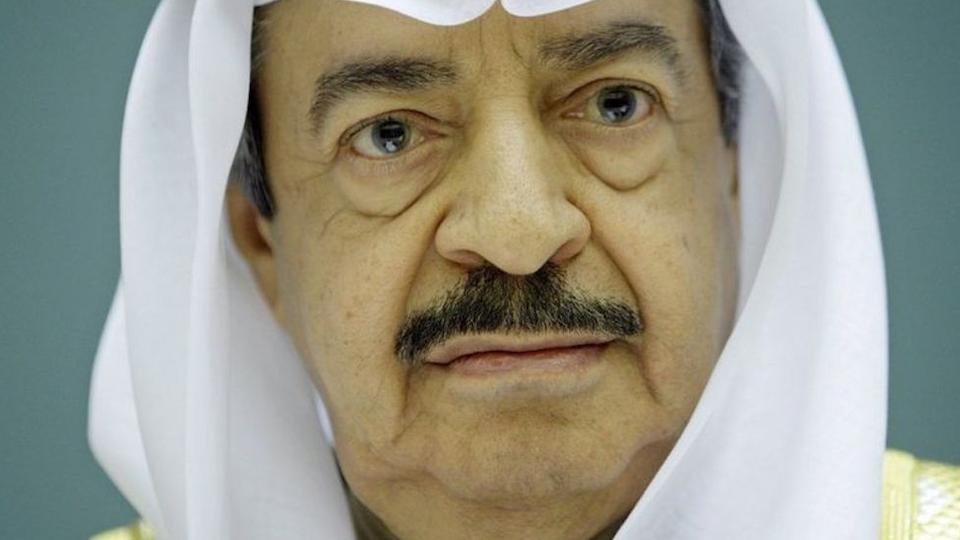 الراحل ظل رئيساً لمجلس وزراء البحرين منذ عام 1971، وبذلك يكون قد أمضى 49 عاماً في منصبه، وهي أطول ولاية لرئيس حكومة على مستوى العالم