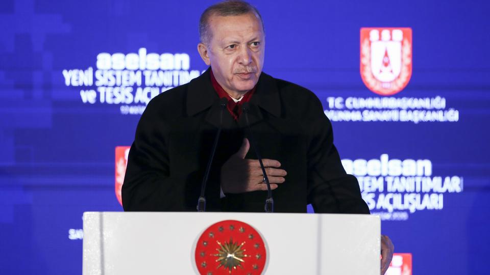 أردوغان يؤكد العمل على استخدام أنظمة محلية الصنع بالكامل في المجال العسكري 