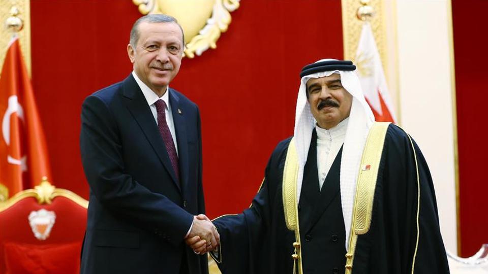 الرئيس التركي وملك البحرين في لقاء سابق