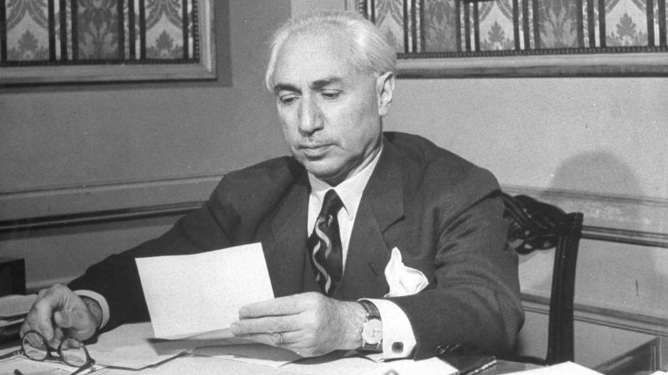 تنحى مردم بك عن رئاسة وزراء سوريا عام 1948 وانتقل بعدها إلى القاهرة وتوفي فيها سنة 1960