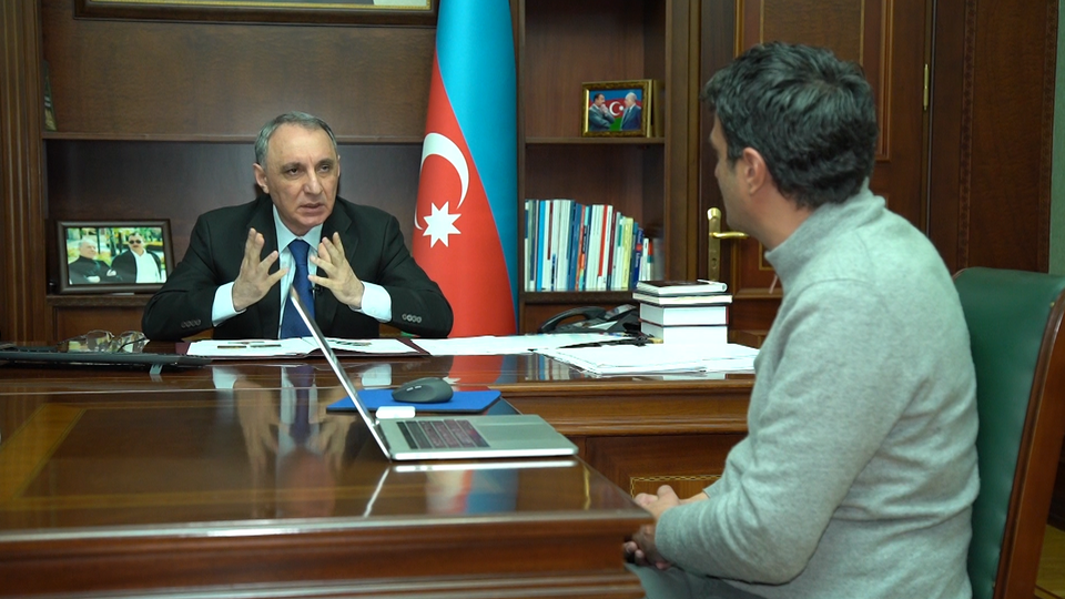 مراسل TRT عربي يلتقي النائب العام في أذربيجان