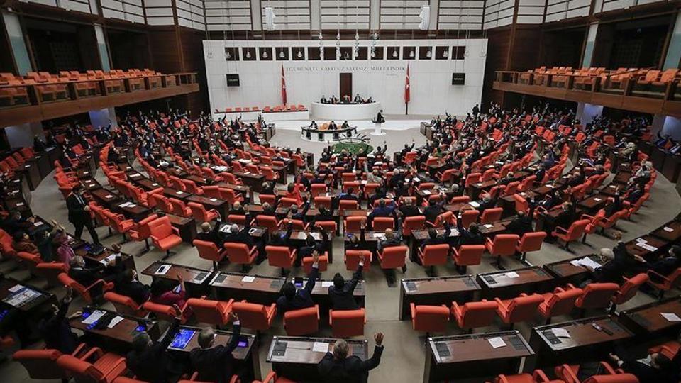 أغلبية أعضاء البرلمان التركي تُصوِّت بالموافقة على مذكرة أرسلتها الرئاسة لإرسال قوات إلى أذربيجان