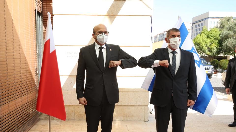 قال وزير الخارجية البحريني عبد اللطيف الزياني إنه تقدم بطلب رسمي إلى الحكومة الإسرائيلية لفتح سفارة في إسرائيل