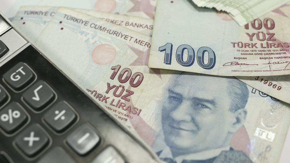 الليرة التركية وبورصة إسطنبول تصعدان بعد قرار رفع الفائدة