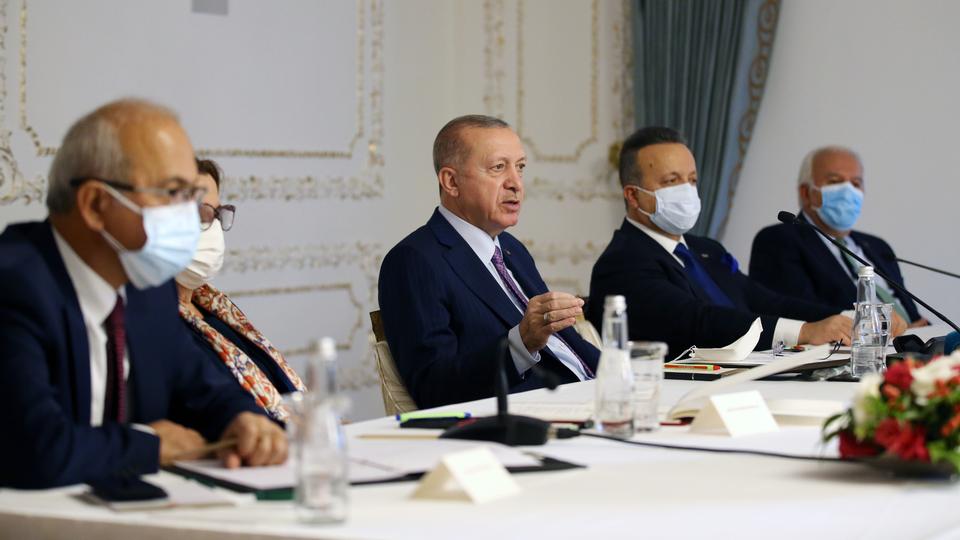 أردوغان خلال استقباله وفداً من مجلس المصدرين الخميس، 