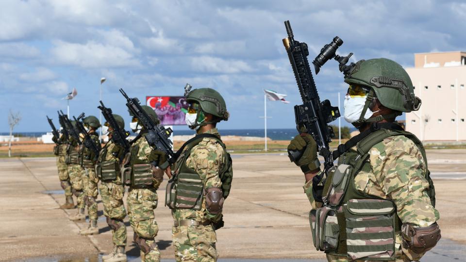 بلغ عدد المتخرجين في الدفعة الأولى 108 تلقوا تدريباتهم على يد القوات المسلحة التركية 