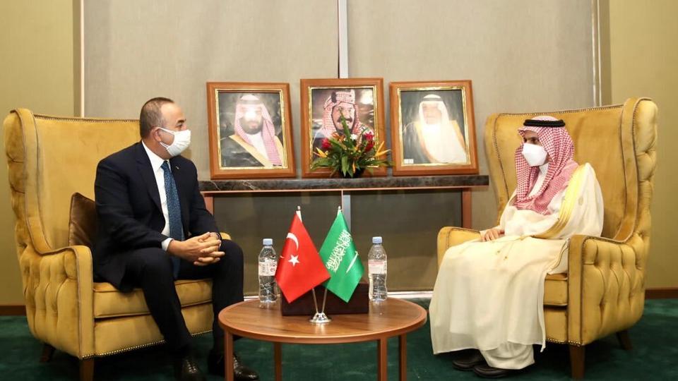 وزير الخارجية التركي مولود جاوش أوغلو يقول إن الشراكة القوية بين بلاده والسعودية تصب في مصلحة المنطقة بأكملها